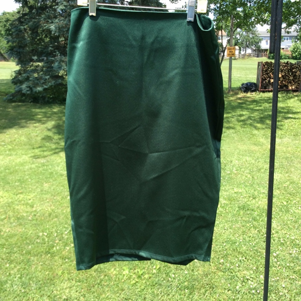 NWT Windsor green satin skirt made in the USA